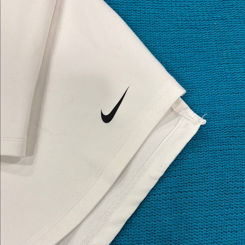 Nike Ivory/White Therma-Fit Quarter-Zip Top - Picture 3 of 6